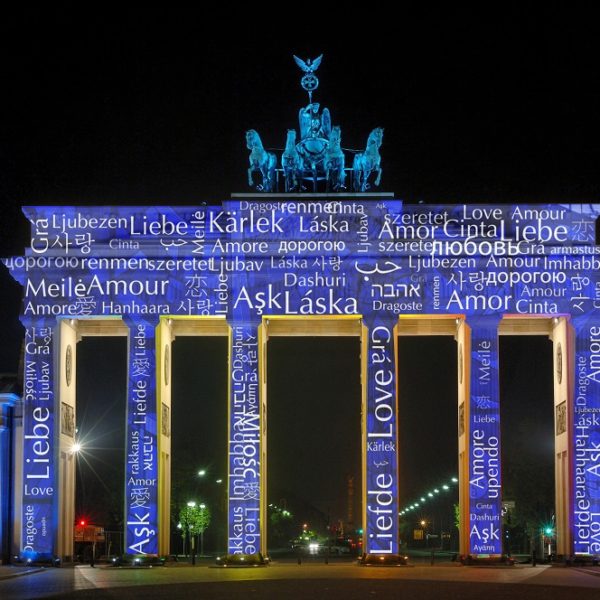 Festival of Lights der City Stiftung Berlin.

© Christian Kruppa, Fregestr. 76, 12159 Berlin
Mobil 0177 2709401, mail@christiankruppa.de
Commerzbank Berlin, KTO 5518410, BLZ 10040000

FŸr Berliner Medien ist der Abdruck zur journalistischen Berichterstattung Ÿber das Festival of Lights oder die City Stiftung Berlin honorarfrei. 
jede andere Form der Nutung ist Honorarpflichtig und underliegt der Genemigung des Fotografen!