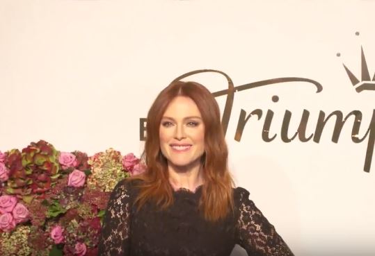 Julianne Moore - Florale by Triumph Julianne Moore - Florale by Triumph